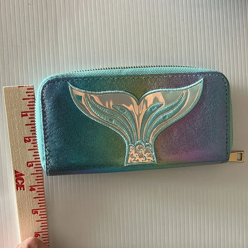 NWOT 3AM FOREVER Holographic Mermaid Tail Gold Toned Zip Around  Wallet - Picture 7 of 8